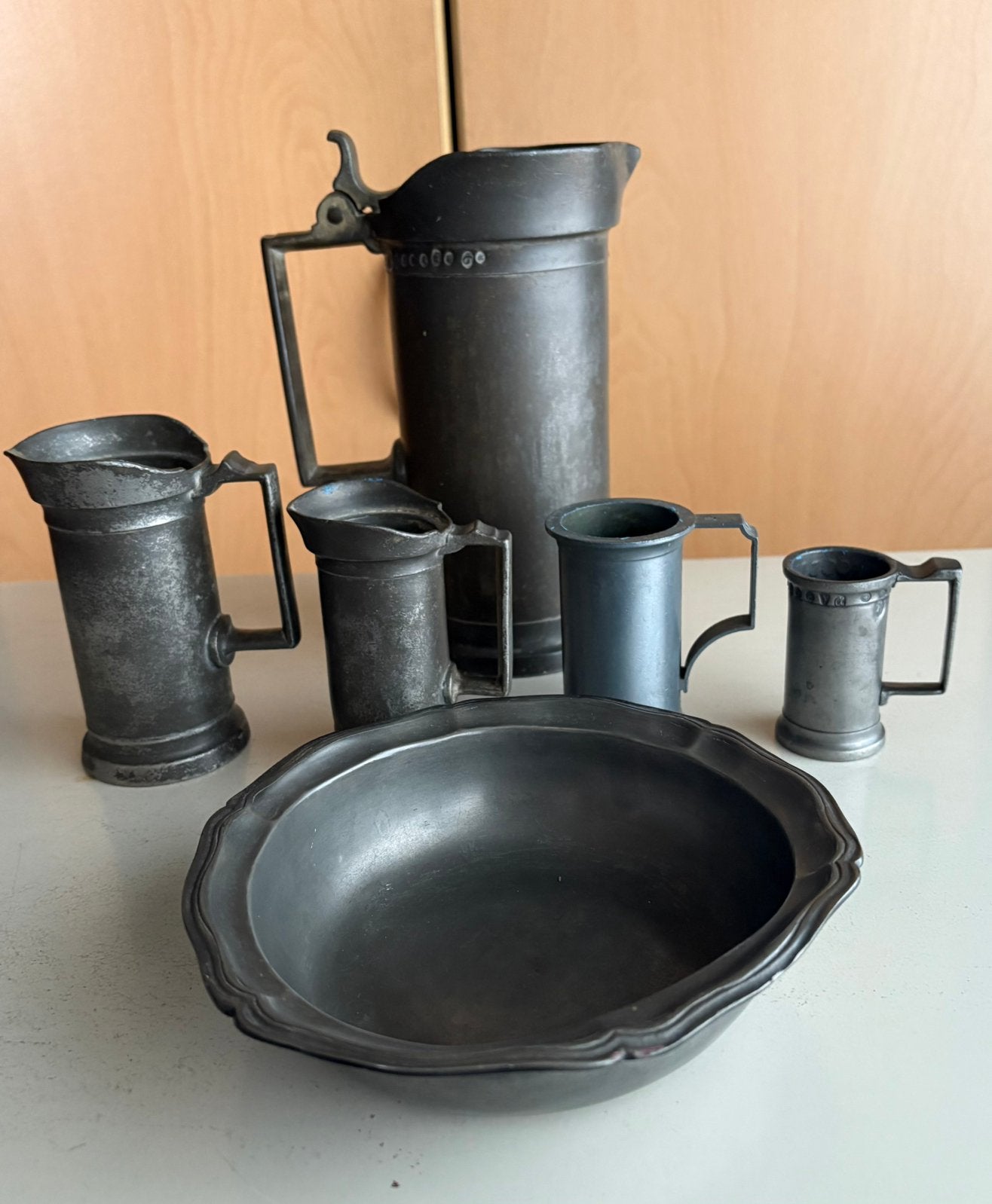 5 tasses à mesurer en étain + bol en étain, Antiquités & Art, Enlèvement