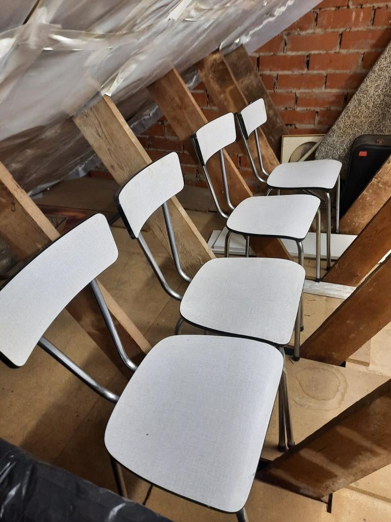 4 keukenstoelen, Ophalen