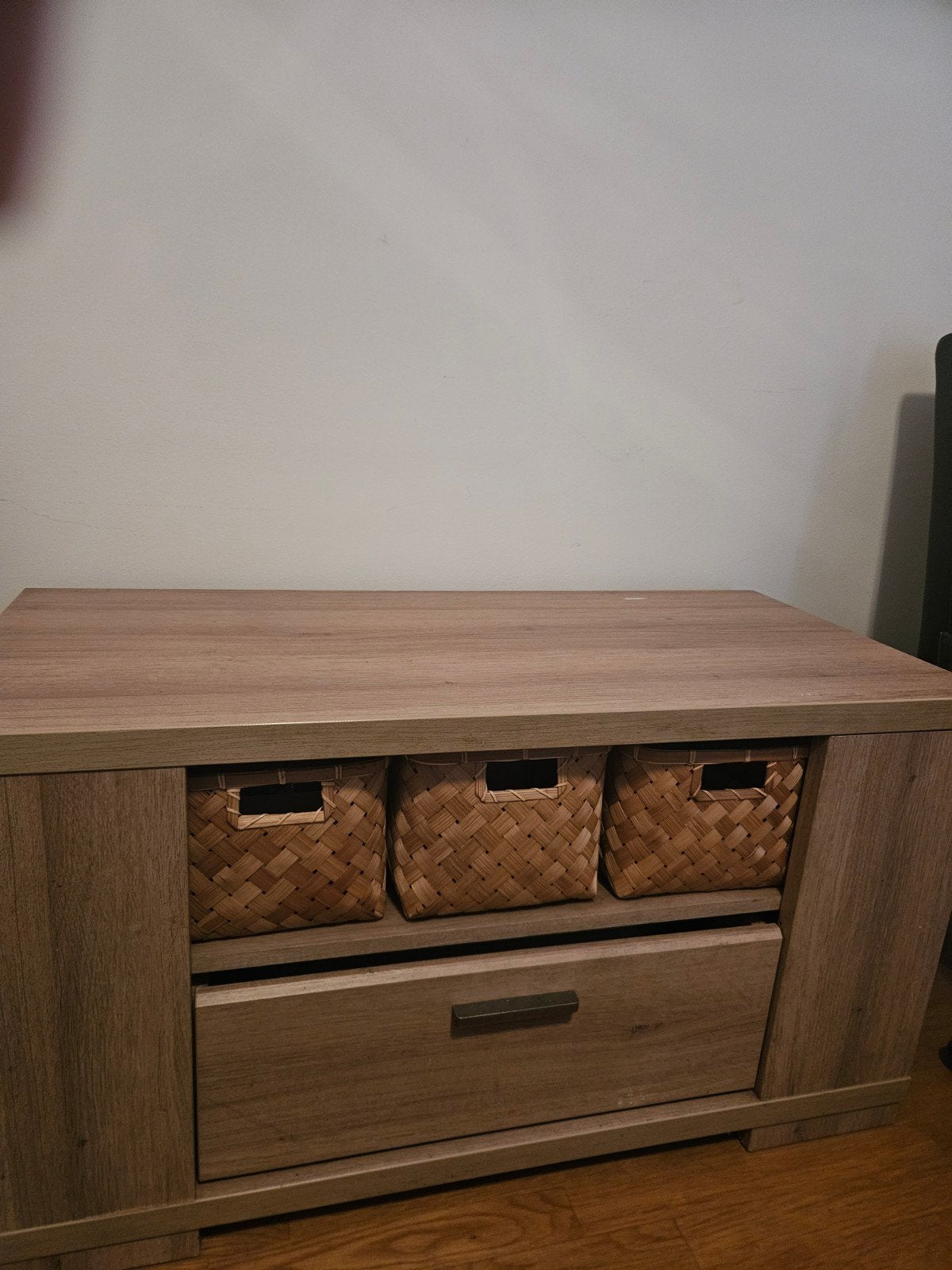 tv kast met mandjes, Ophalen, Kast