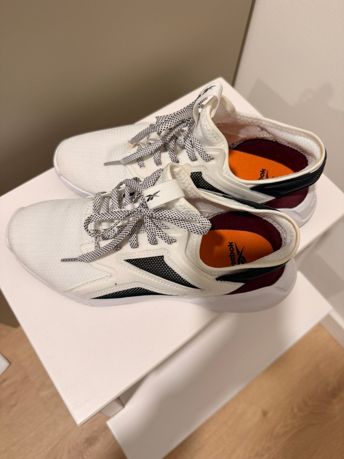 Reebok sneakers, Ophalen of Verzenden, Zo goed als nieuw, Sneakers