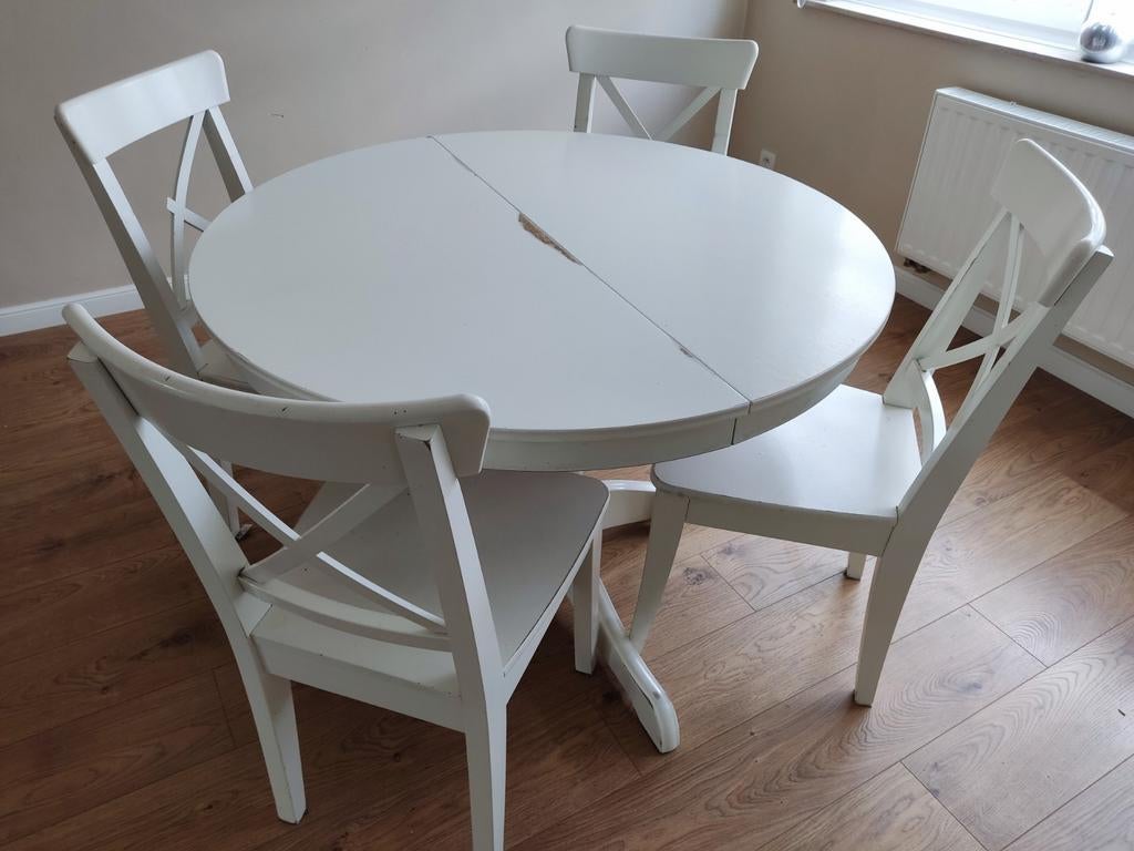 Table + 4 chaises