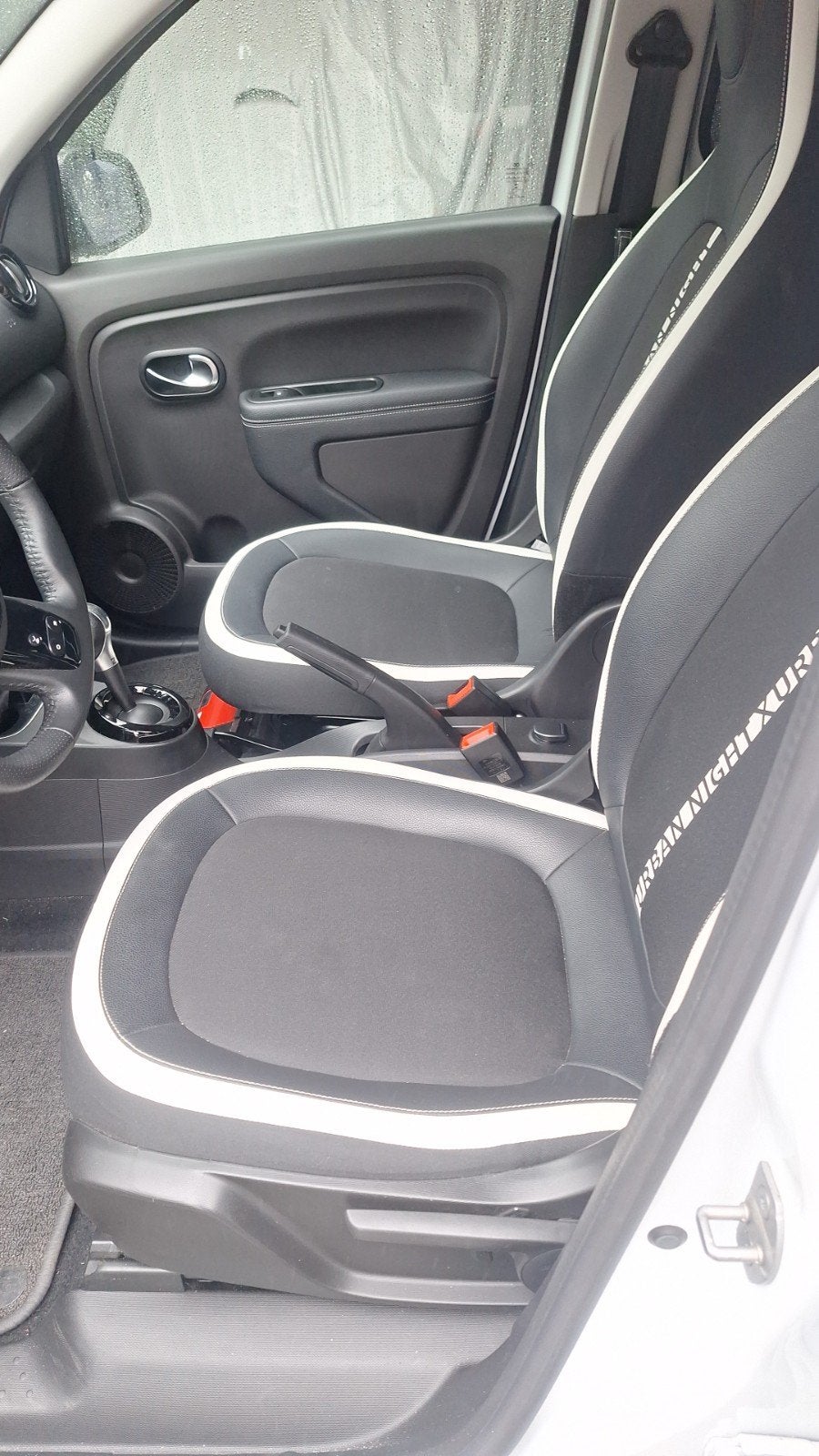 Renault twingo Bwj 2022 electrisch 9750klm, Auto's, Renault, Twingo, Zwart, Wit, 5 deurs