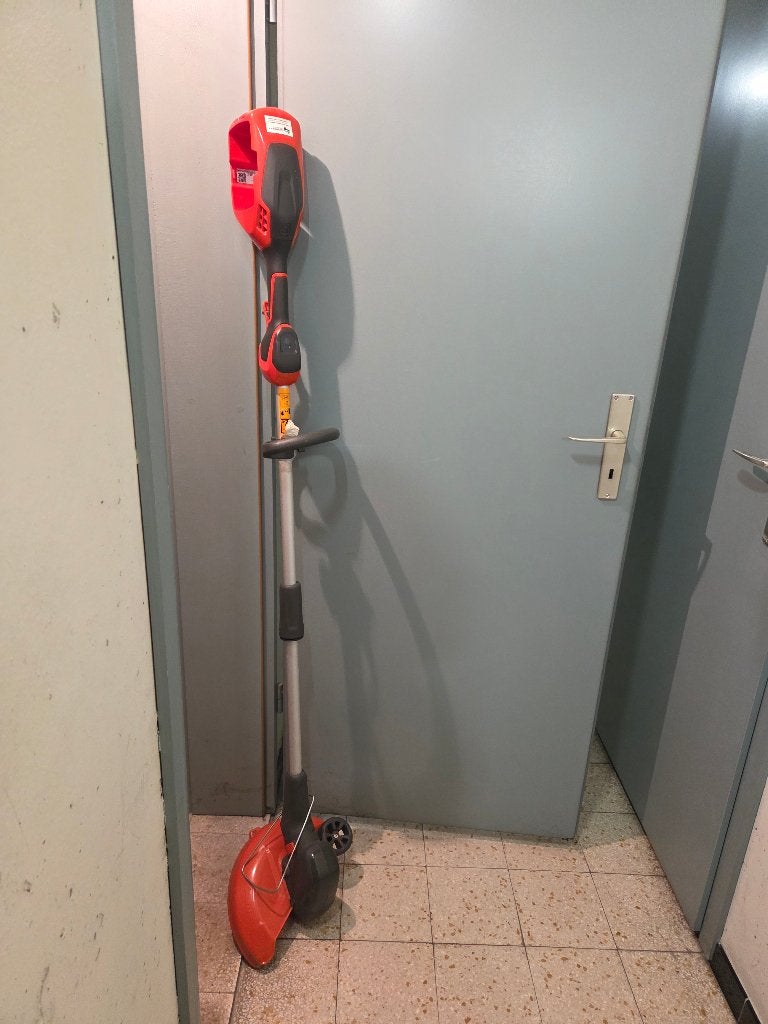 Kantenmaaier, Ophalen, Zo goed als nieuw, Accu, Husqvarna