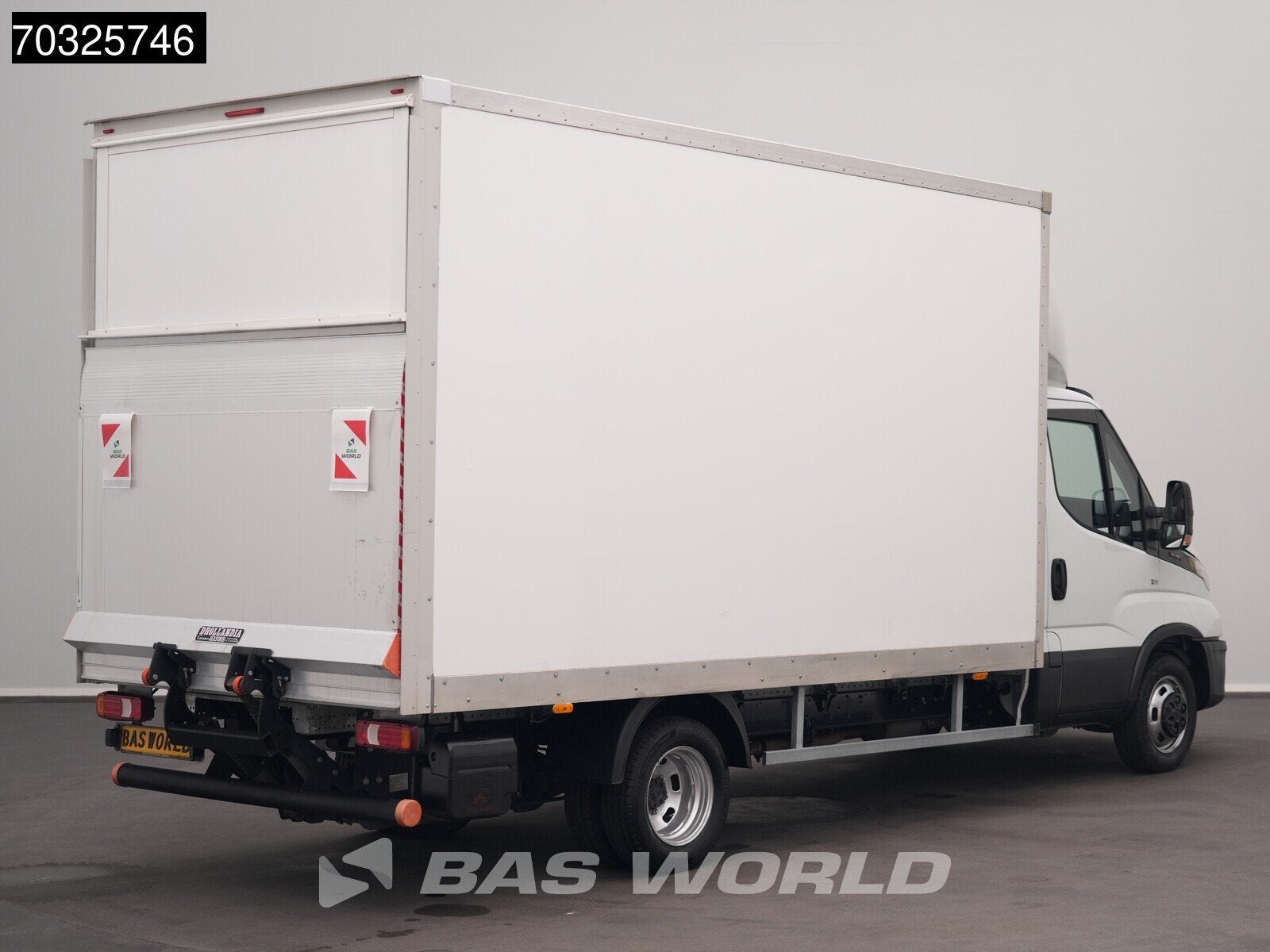 Iveco Daily 35C16 3.0L Laadklep Dubbellucht Bakwagen Airco C, Auto's, Stof, Gebruikt, Euro 6, 4 cilinders