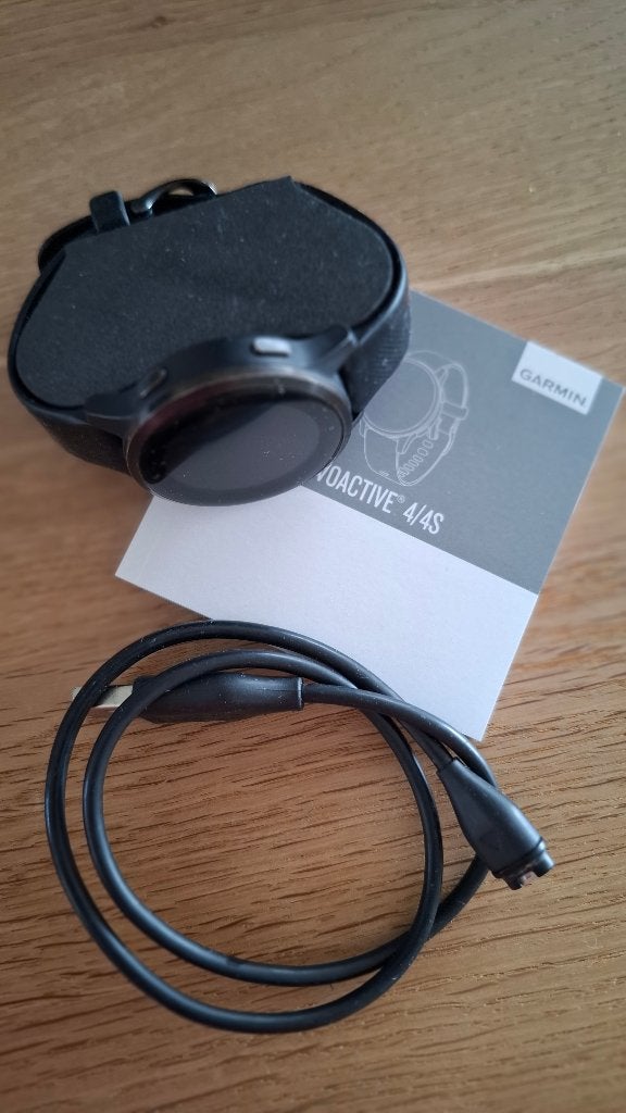 Garmin vivoactive 4S, Ophalen, Gebruikt, Zwart, Garmin