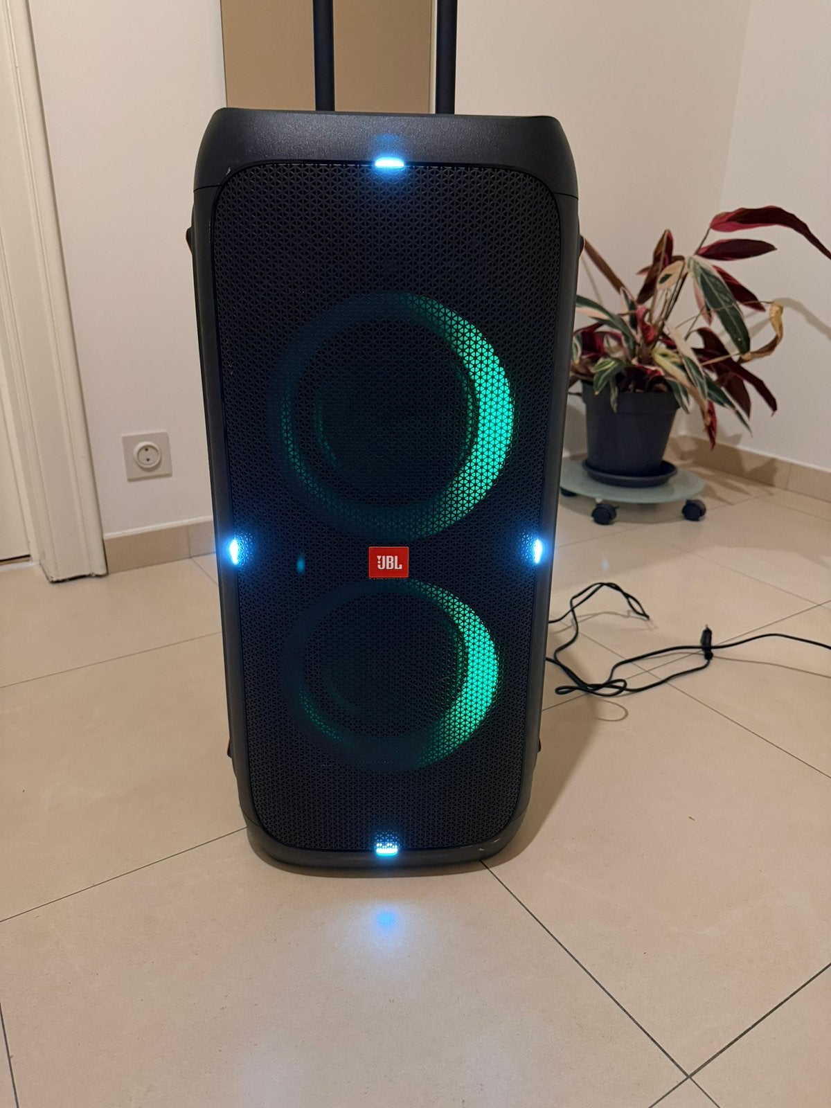 TE HUUR: Jbl box 310, Audio, Tv en Foto, Karaoke-apparatuur, Ophalen, Zo goed als nieuw