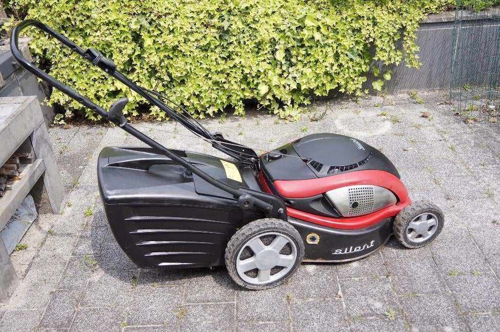 Tondeuse autotractée Mounfield 160 cc, Mounfield, Tondeuse rotative, Utilisé, Tondeuses à gazon à essence