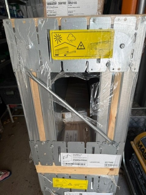 Te koop sectionale poort wit, Ophalen, Kunststof, 120 cm of meer, 200 tot 215 cm