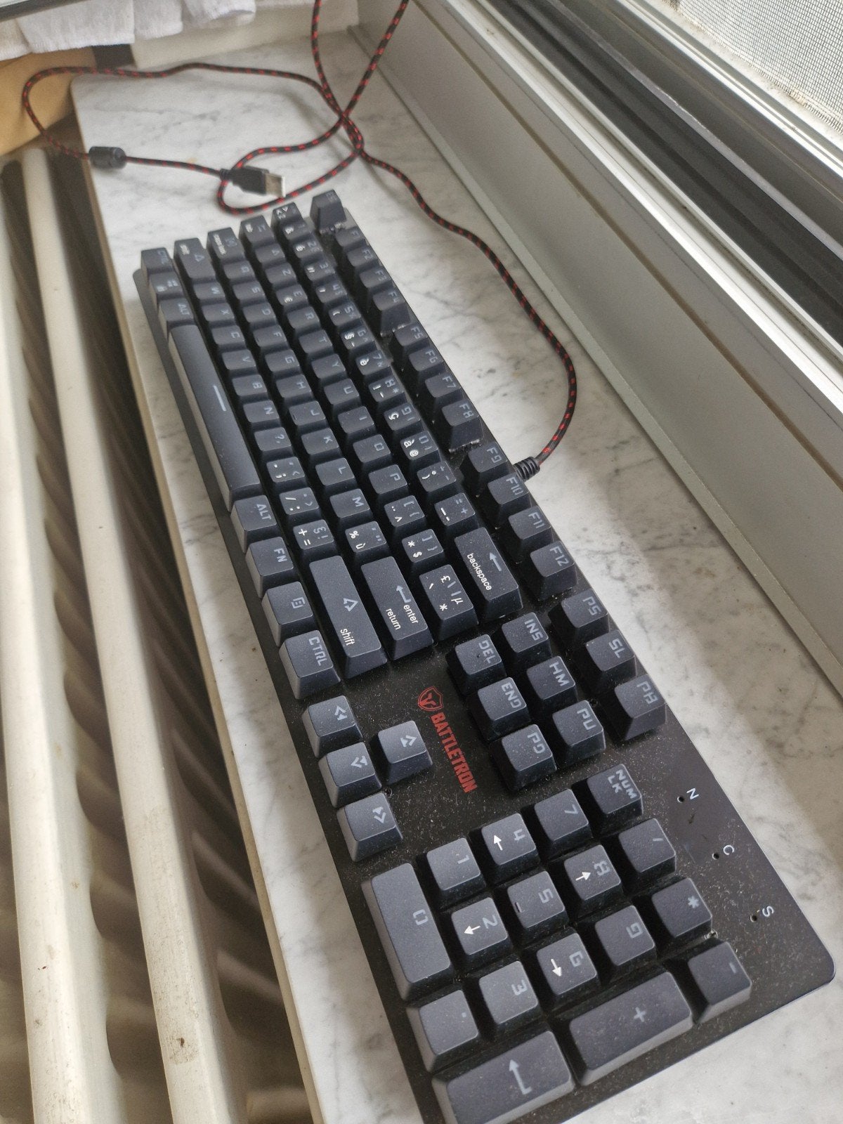 Mechanische toetsenbord RGB Battletron, Informatique & Logiciels, Claviers, Enlèvement