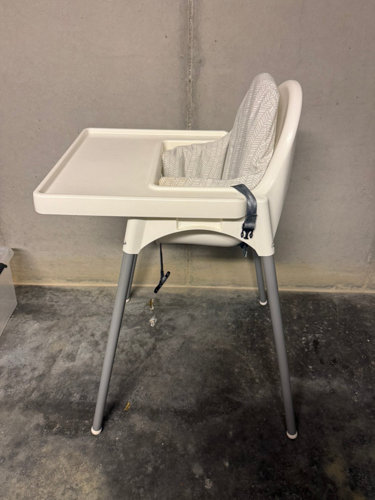 Ikea kinderstoel met kussen, Kinderen en Baby's, Ophalen, Zo goed als nieuw