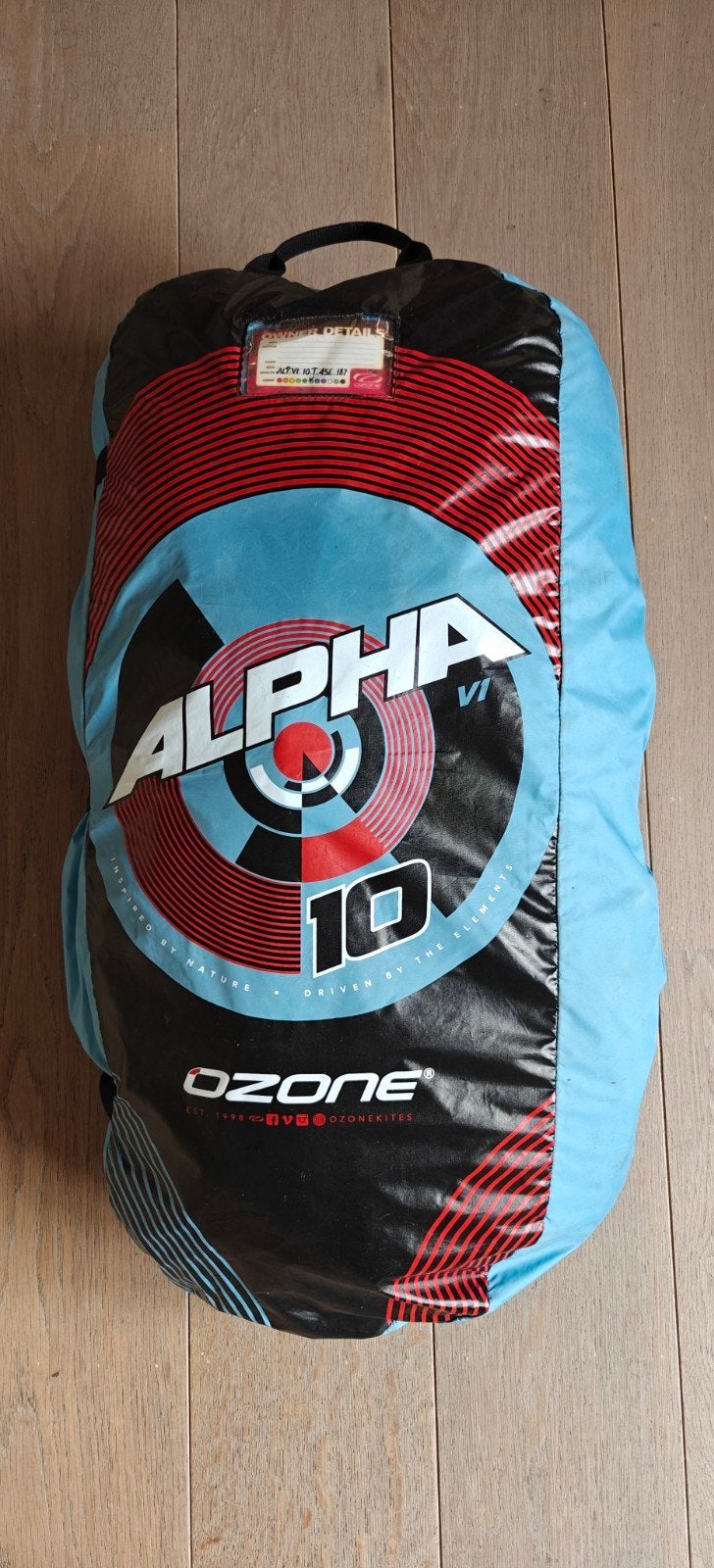 OZONE ALPHA V1 KITE 10 + Contact Water V4 bar, Enlèvement, Kite