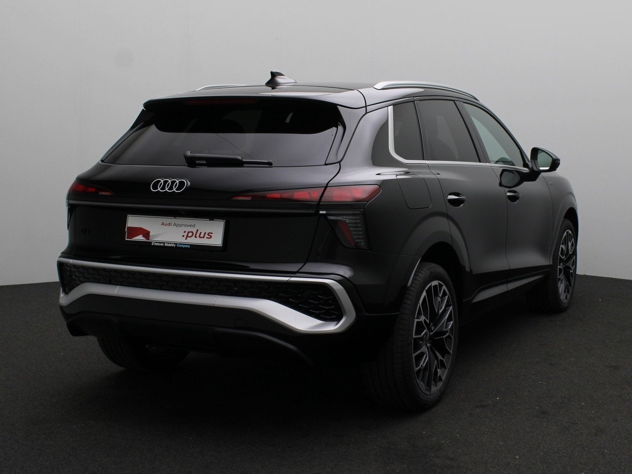 Audi Q3 SUV e-hybrid (PHEV) Audi Q3 SUV Corporate S e-hybrid, Auto's, Automaat, 48 g/km, Hybride Elektrisch/Benzine, https://public.car-pass.be/vhr/1b68daaf-d704-478c-a8b7-64b25c158601