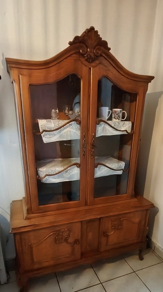 Eiken kast, Ophalen