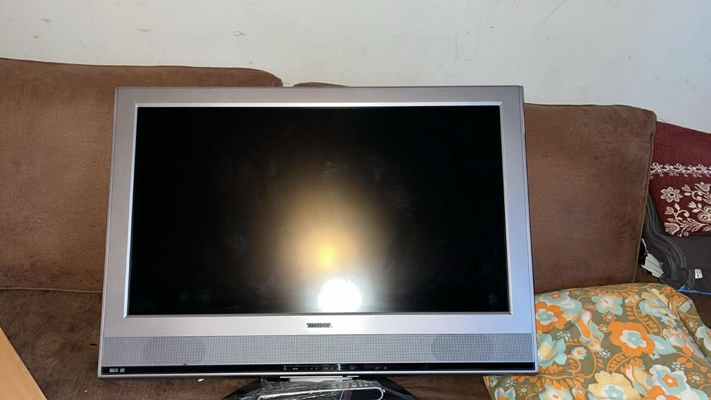 Toshiba flat screen tv 80cm, Enlèvement, Comme neuf, 60 à 80 cm, Toshiba