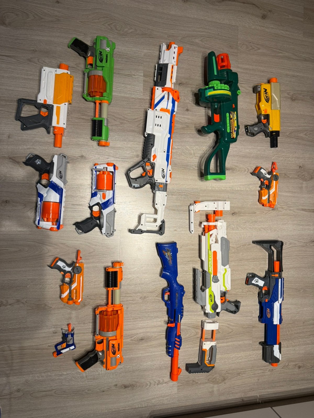 Nerf geweren met pijltjes en accessoires, Ophalen, Gebruikt, Overige merken