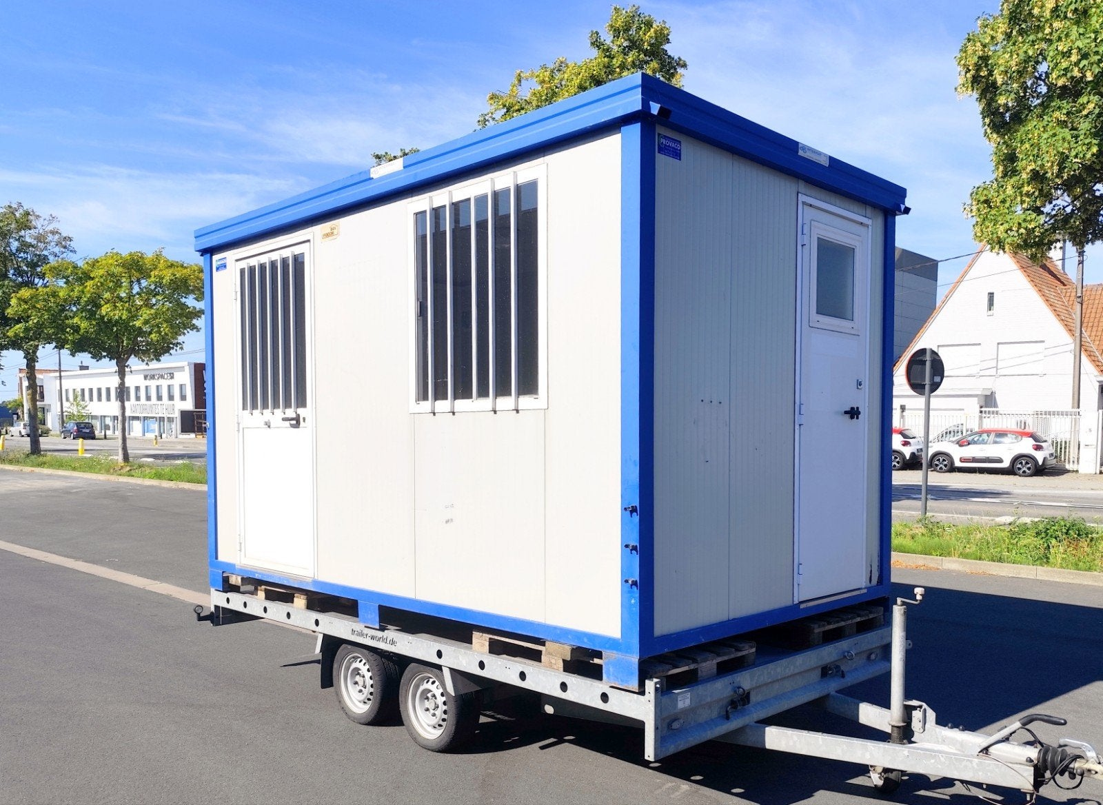 geïsoleerde bureelcontainer / werfkeet met sanitair, Ophalen