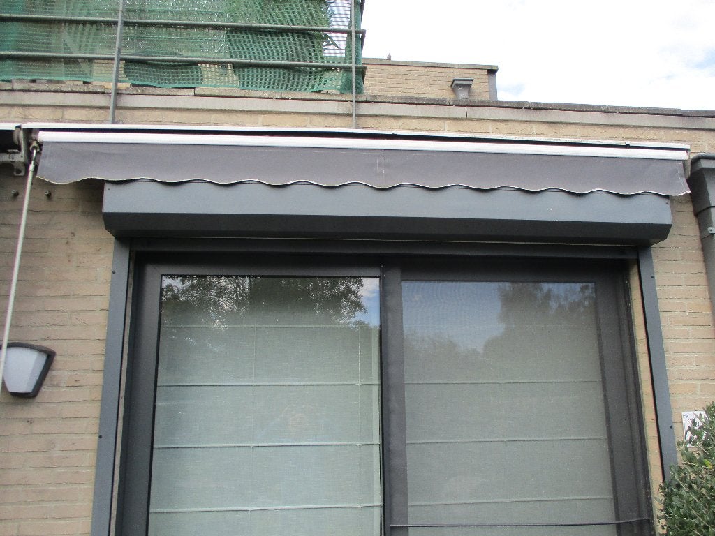 Te koop : 2 x zonneluifel 300 x 250 Grijze doek, Tuin en Terras, Ophalen, Gebruikt, 150 tot 300 cm, 250 cm tot 450 cm