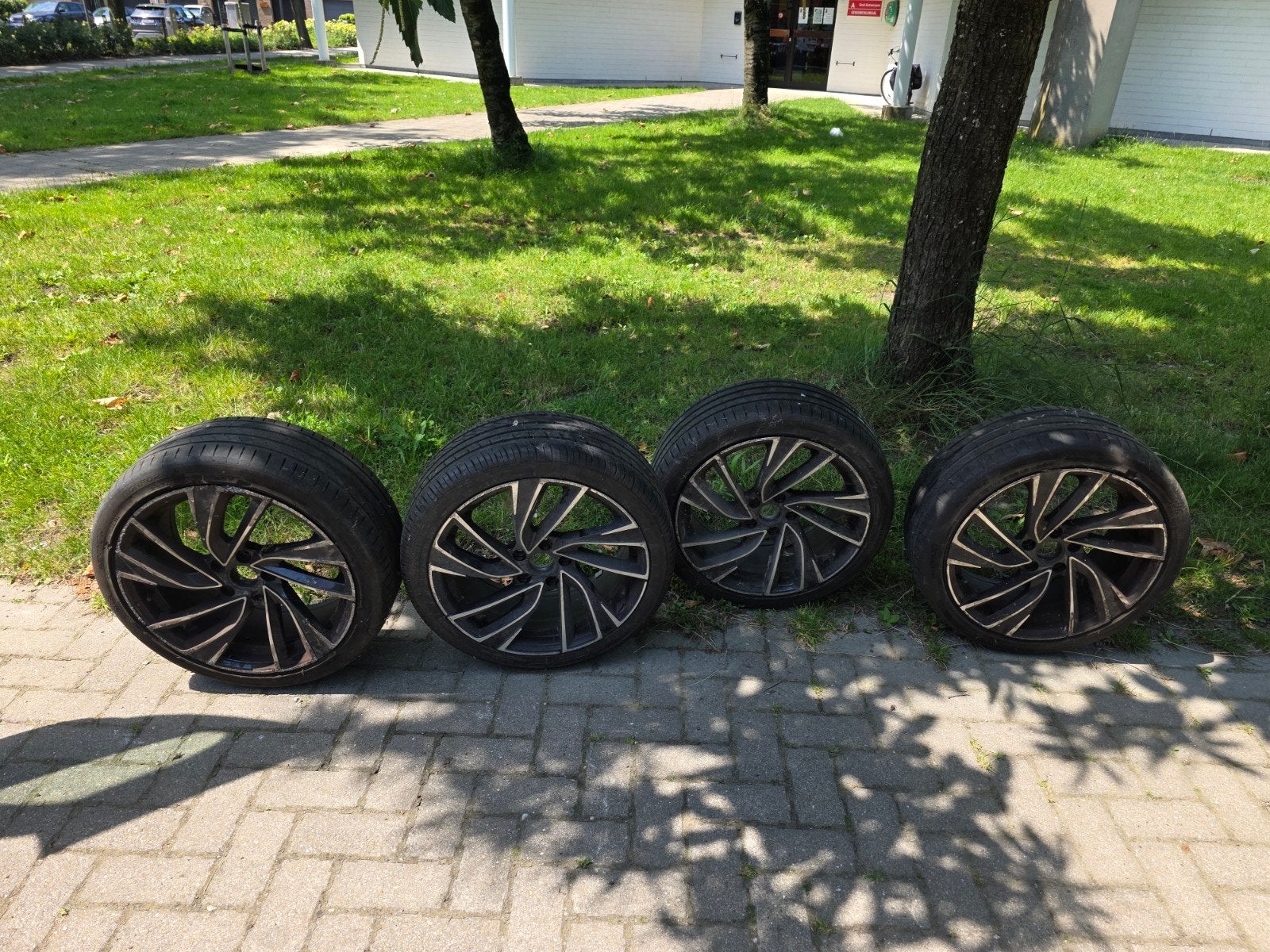 4 allovelgen met 4 neuwe banded  225/40/18, Enlèvement, Pneu(s)