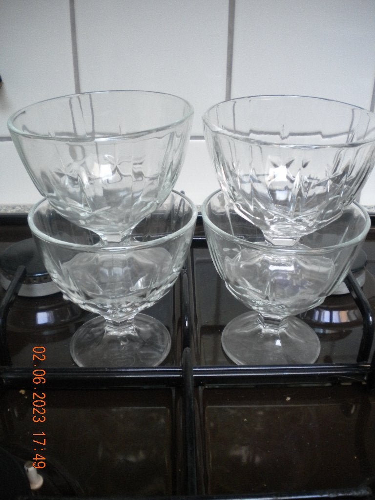 Glazen ijscoupes (4st.) + 3 plastieken en 1 speciale coupe, Ophalen