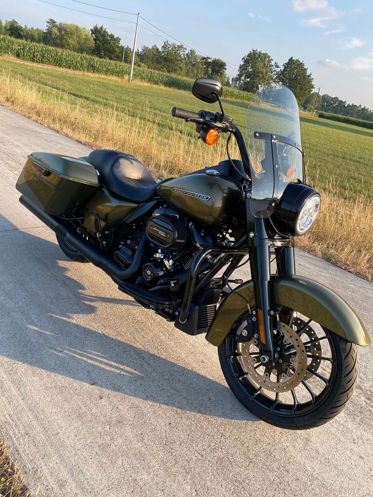 2018 HD Roadking Road King FLHRXS Special Olive Gold 5HD, Motos, Permis Moto A, Plus de 35 kW, Chopper, 2 cylindres
