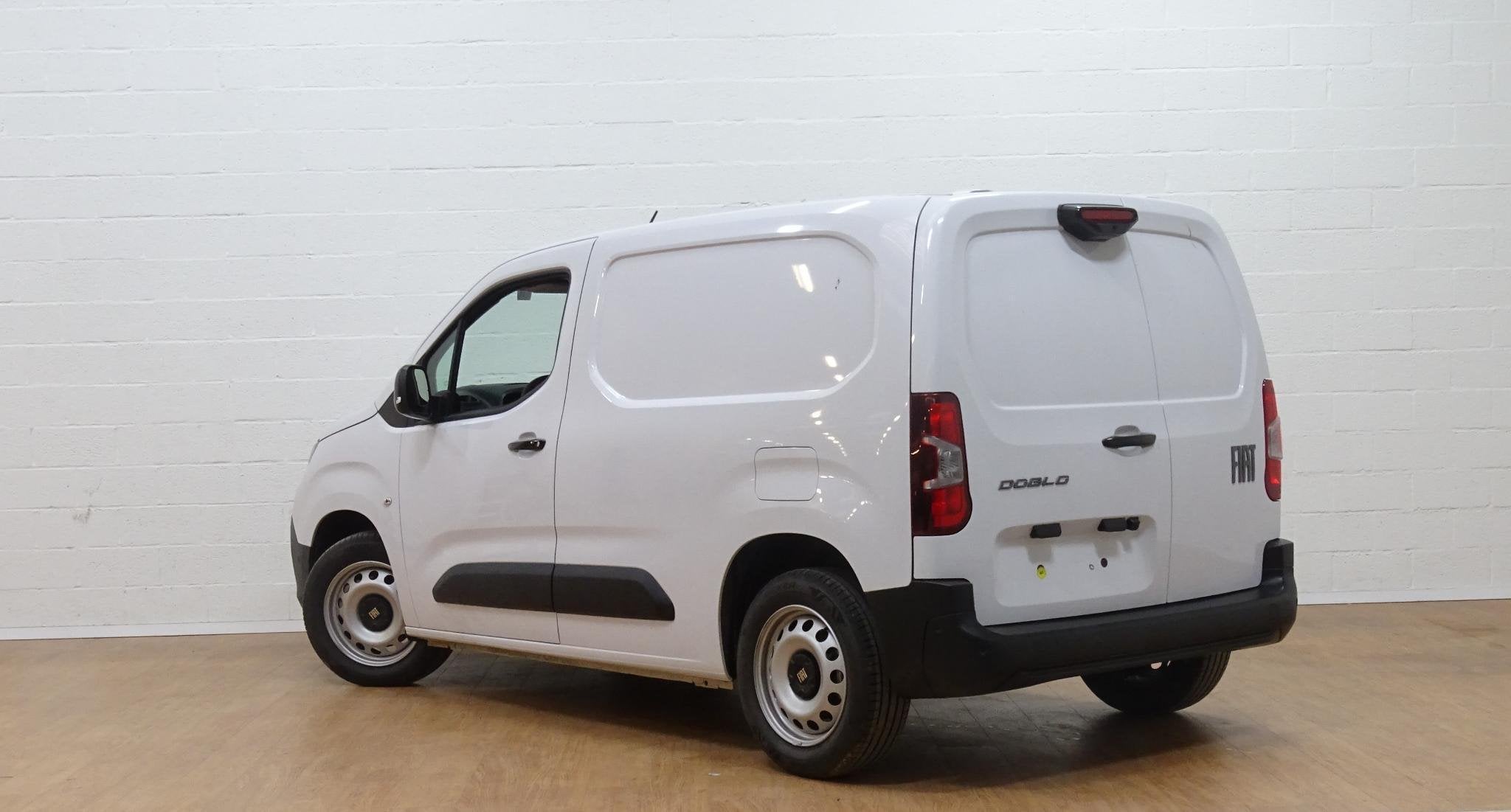 Fiat Doblo 1.5 BlueHDI 130 AT8 L1 Light, Auto's, Bestelwagens en Lichte vracht, 4 deurs, Stof, https://public.car-pass.be/vhr/4dc68e6f-d355-42cf-a03f-b67cd0020db4