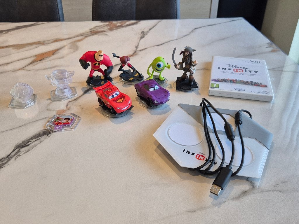 Disney Infinity 1.0 - Wii - Spel + portal + figuurtjes, Consoles de jeu & Jeux vidéo, Enlèvement ou Envoi, Utilisé