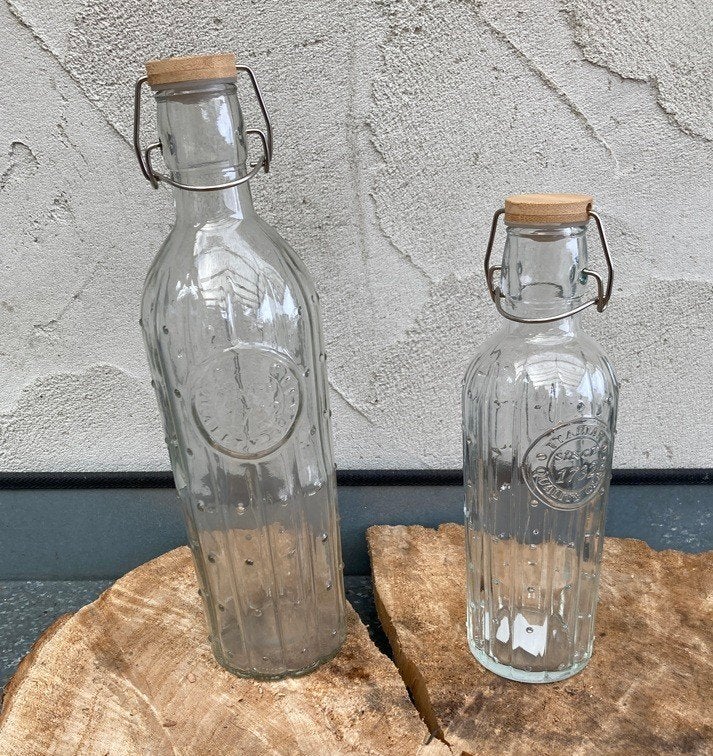 WATERFLES CACTUS MET HOUTEN STOP (BEUGELFLES) 2 DLG NIEUW, Met patroon/structuur, Nieuw, Ophalen of Verzenden, Glas
