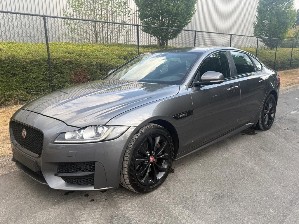 Jaguar XF, Autos, Argent ou Gris, Achat, Entreprise, 2000 kg