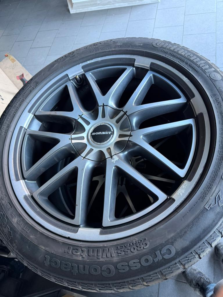 4 jantes Borbet 5x120 avec pneus 275/45R20, Enlèvement