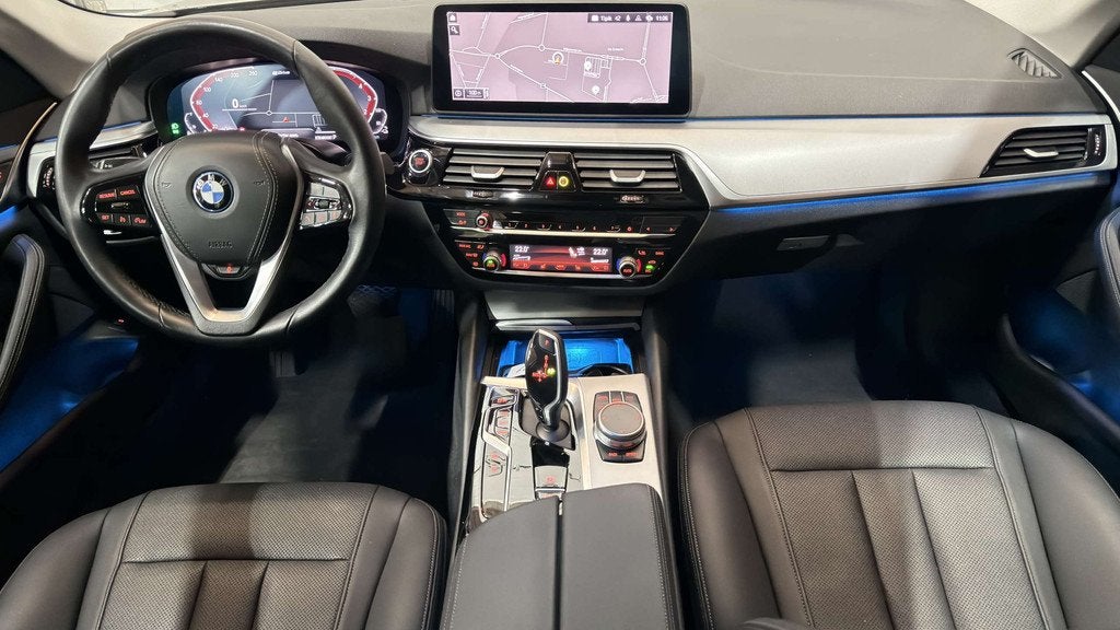 BMW 530 e Plug in Hybride Benzine Automaat Facelift, Auto's, BMW, Automaat, 4 cilinders, Leder, Bedrijf