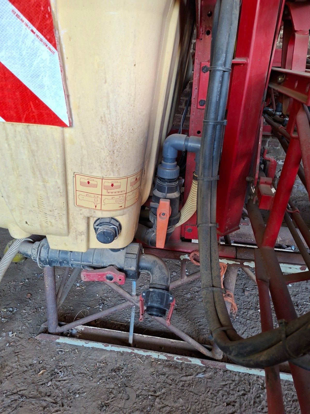 Vicon veldspuit / sproeier, Ophalen