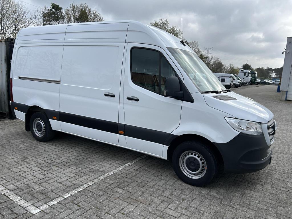 Mercedes-Benz Vans Sprinter 315 CDI Bestelwagen L2 RWD PRO, Auto's, Gebruikt, 4 cilinders, 2000 kg, Wit
