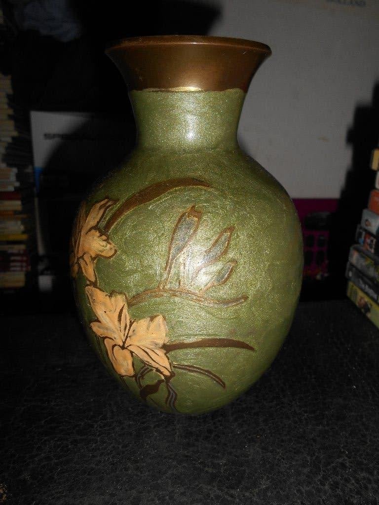 Vase en laiton +-16cm décors floraux peints, Antiquités & Art, Enlèvement ou Envoi