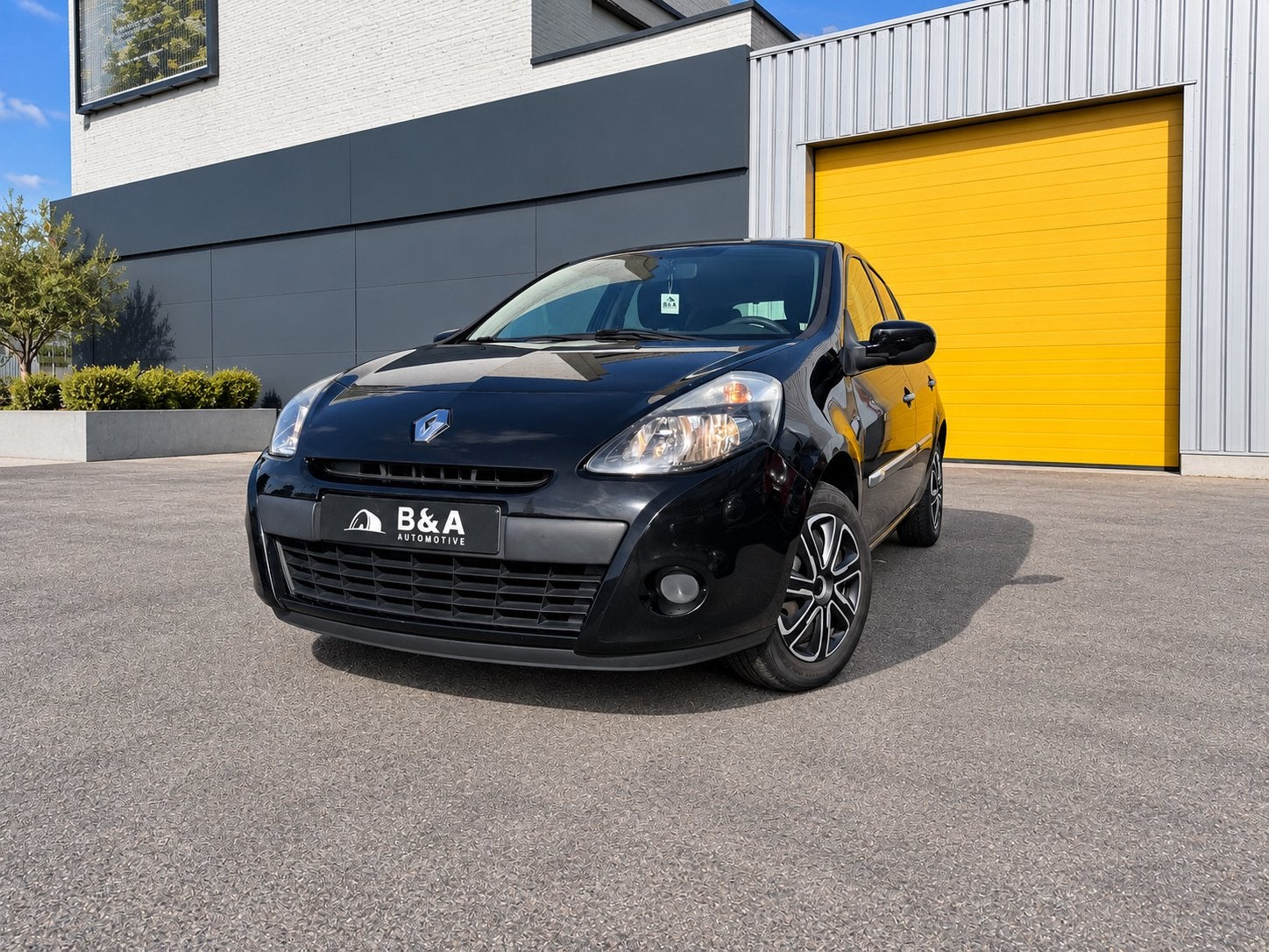 Renault clio 1.2 benzine - 2012 - 1ste eigenaae, Auto's, Euro 5, Stof, Zwart, Zwart