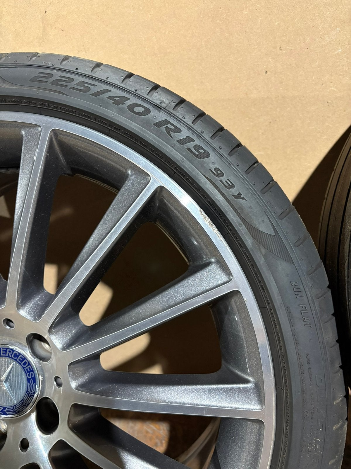 Mercedes-Benz w205 19” AMG breedset met zomerbanden, Autos : Pièces & Accessoires, Pneus & Jantes, Pneus et Jantes, 255 mm, Véhicule de tourisme