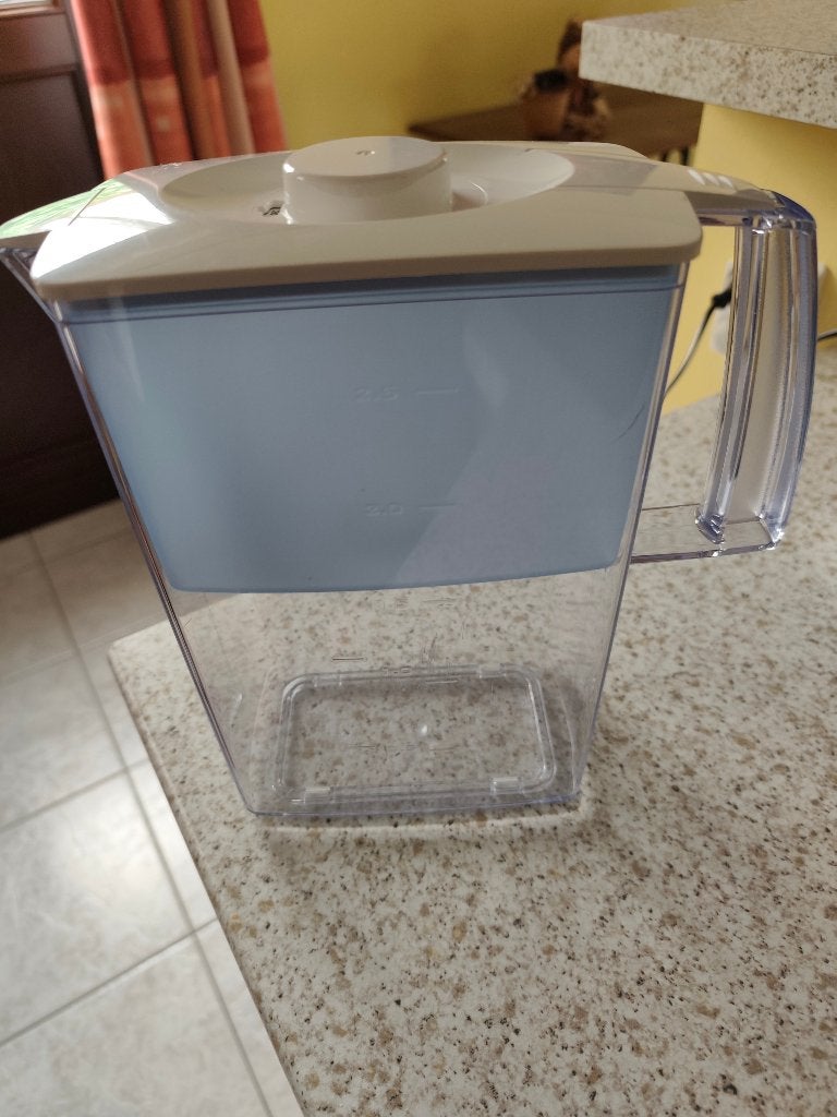 Carafe filtrante transparente et blanche, Electroménager, Enlèvement, Comme neuf