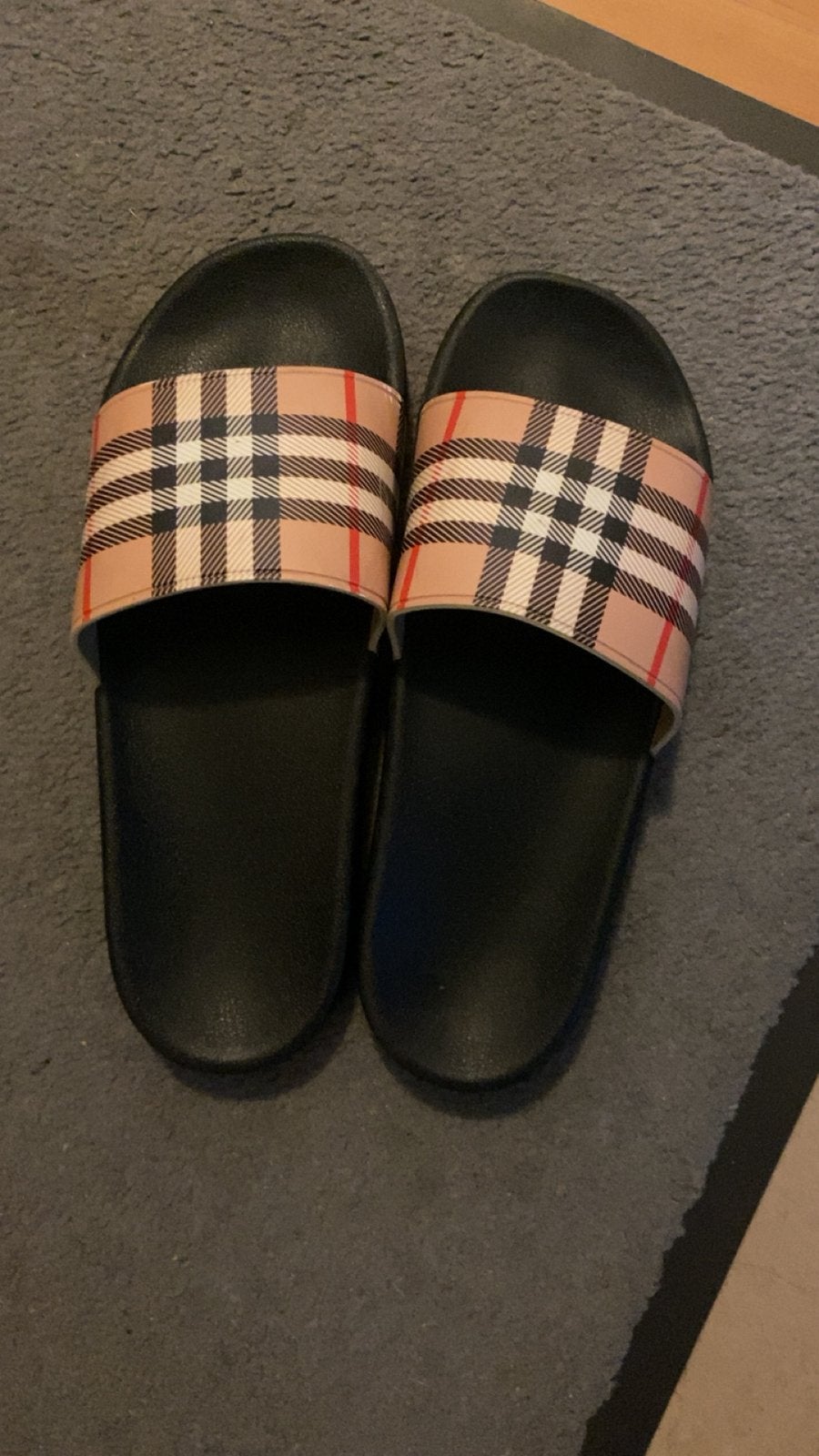 Burbbery slippers, Ophalen, Zo goed als nieuw