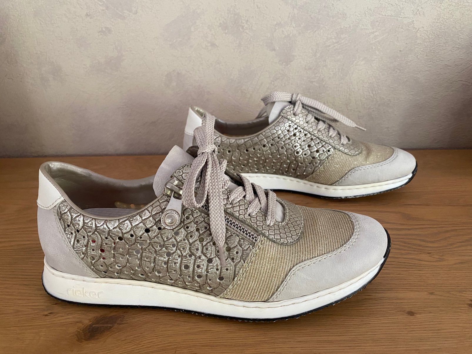 Beige basketters Rieker maat 38, Beige, Ophalen of Verzenden, Zo goed als nieuw, Sneakers