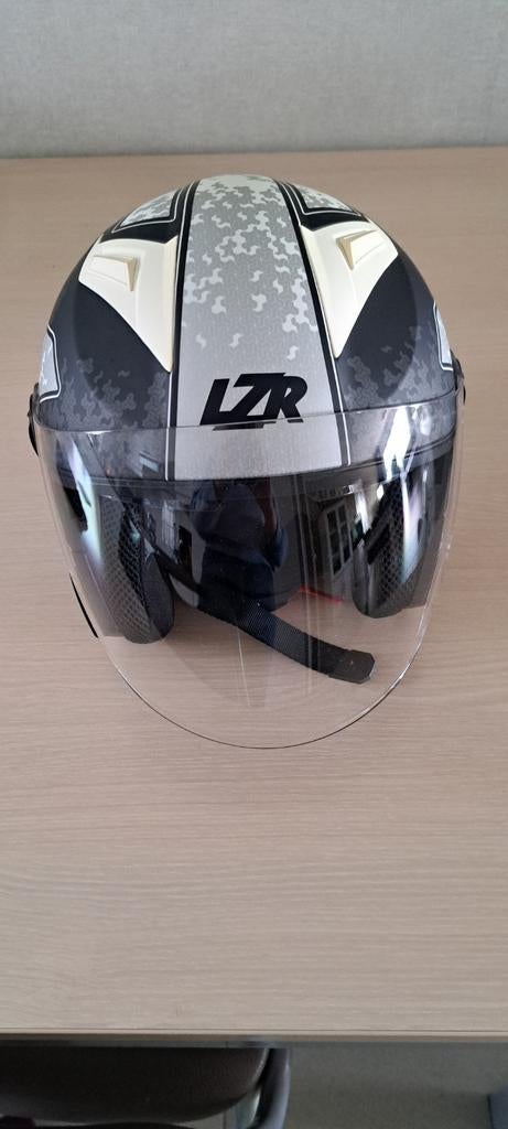 Casque Lazer, Enlèvement
