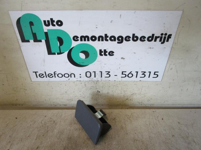 Cendrier arrière d'un Toyota Starlet (Starlet 95-), -, 3 mois de garantie, Toyota, Utilisé