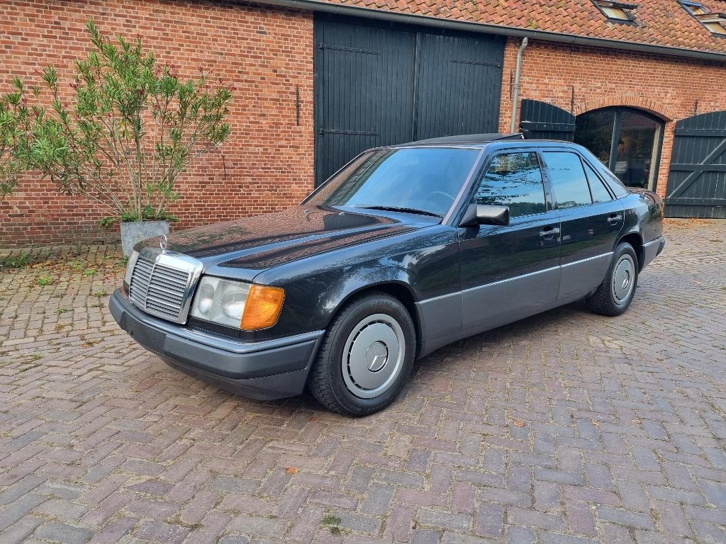 Mercedes 230E W124 Schuifdak ABS, Autos, Achat, 4 portes, Boîte manuelle, Noir