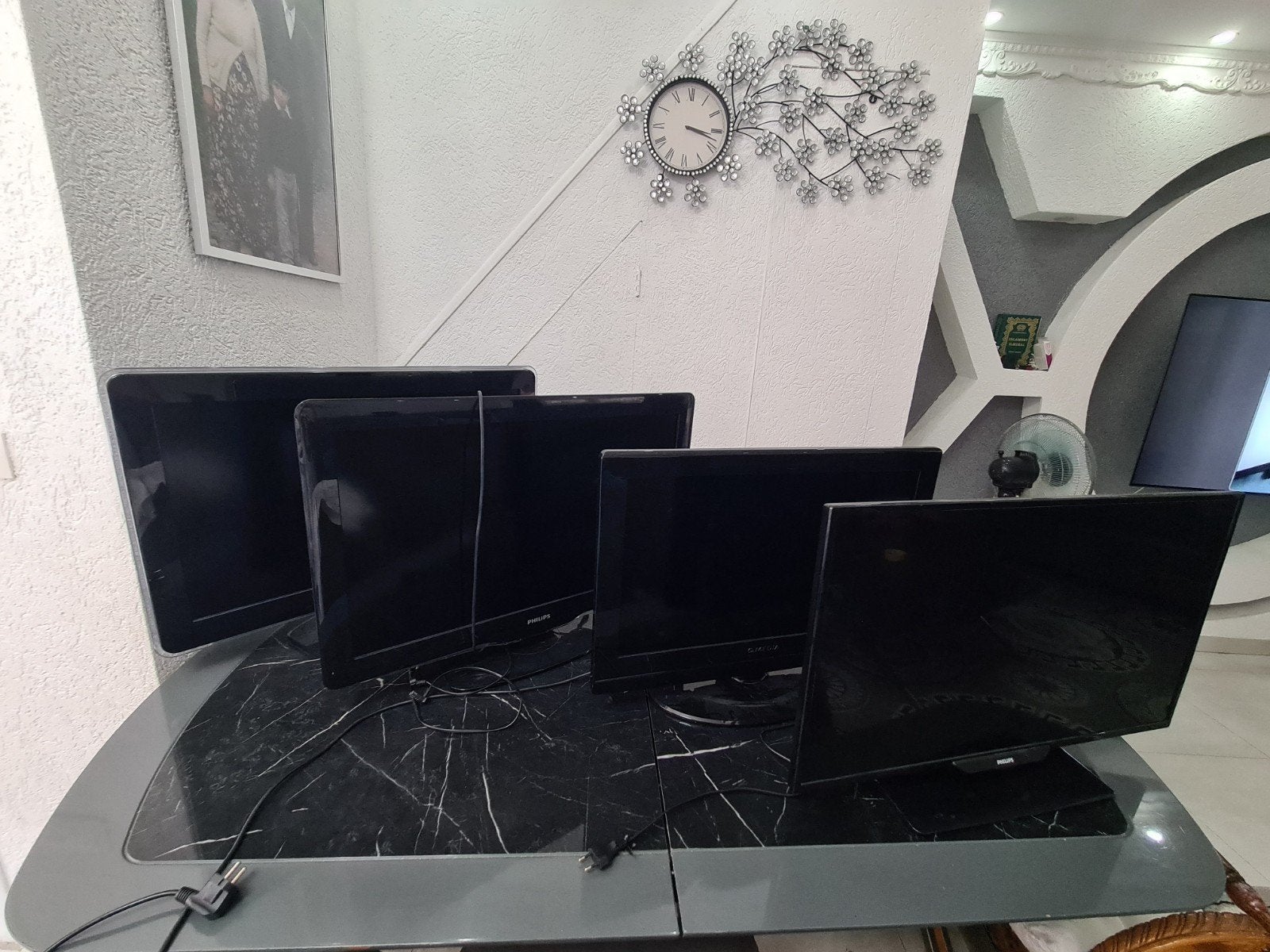 Tv´s te koop, Enlèvement, Comme neuf