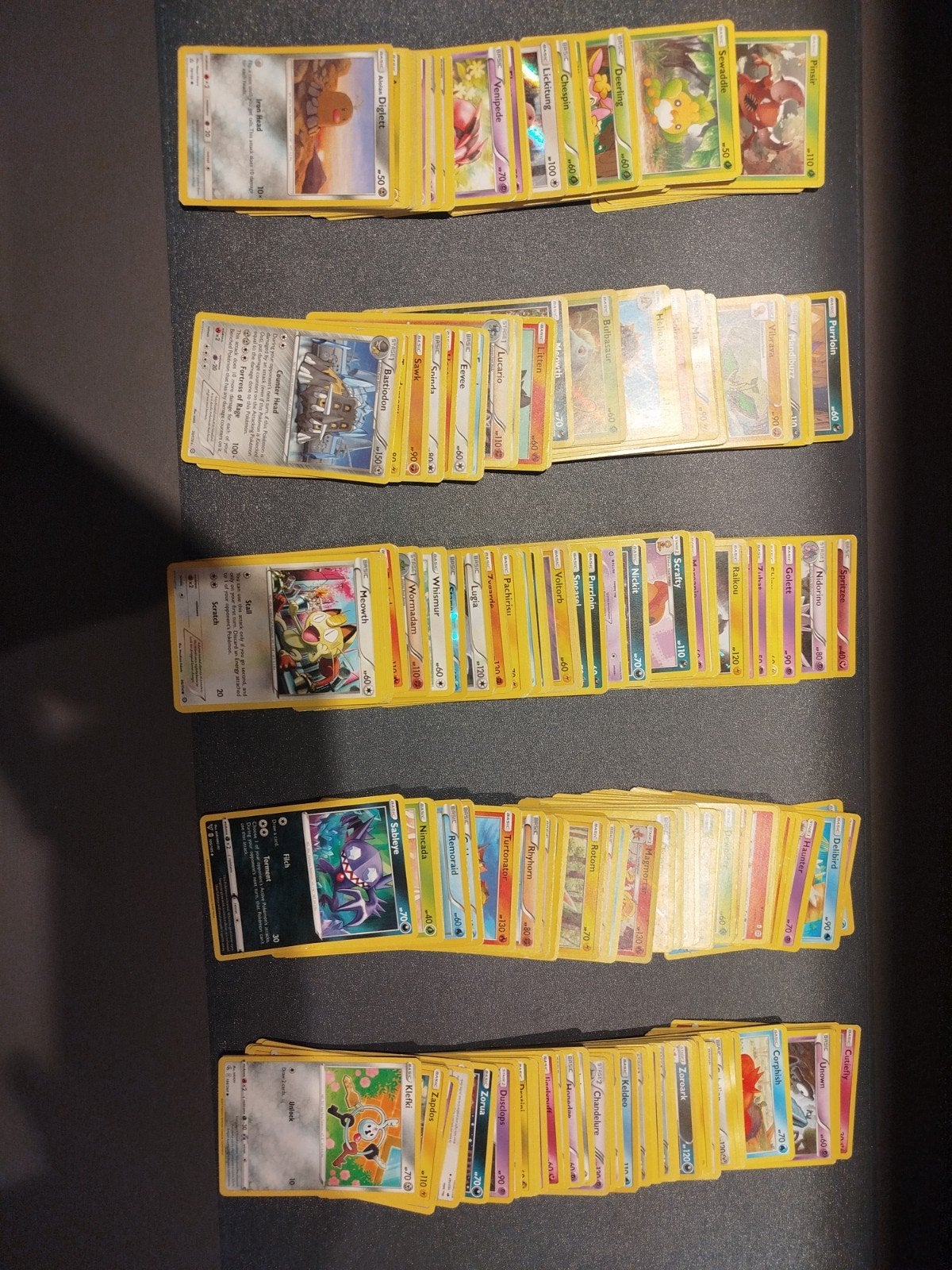 250 Pokemon kaarten, Hobby & Loisirs créatifs, Timbres épargne, Enlèvement