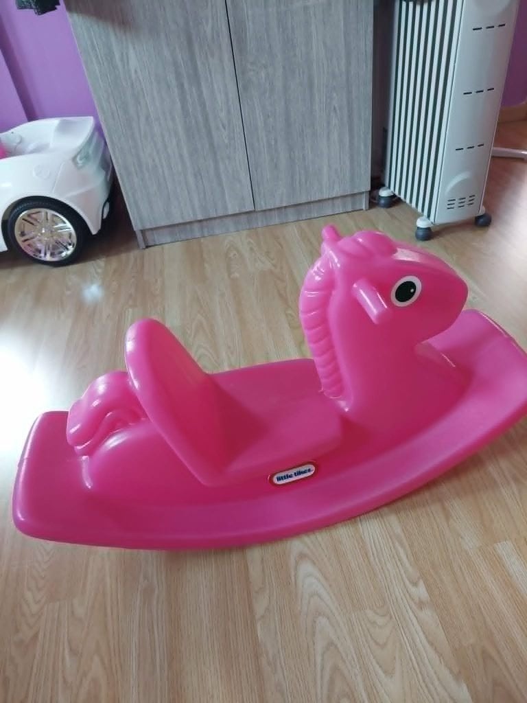 A vendre cheval à bascule, Enlèvement, Neuf
