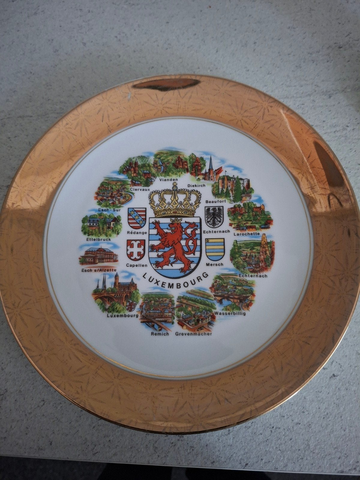 Prachtig vintage souvenir wandbord uit Luxemburg, gemaakt do, Antiquités & Art, Enlèvement