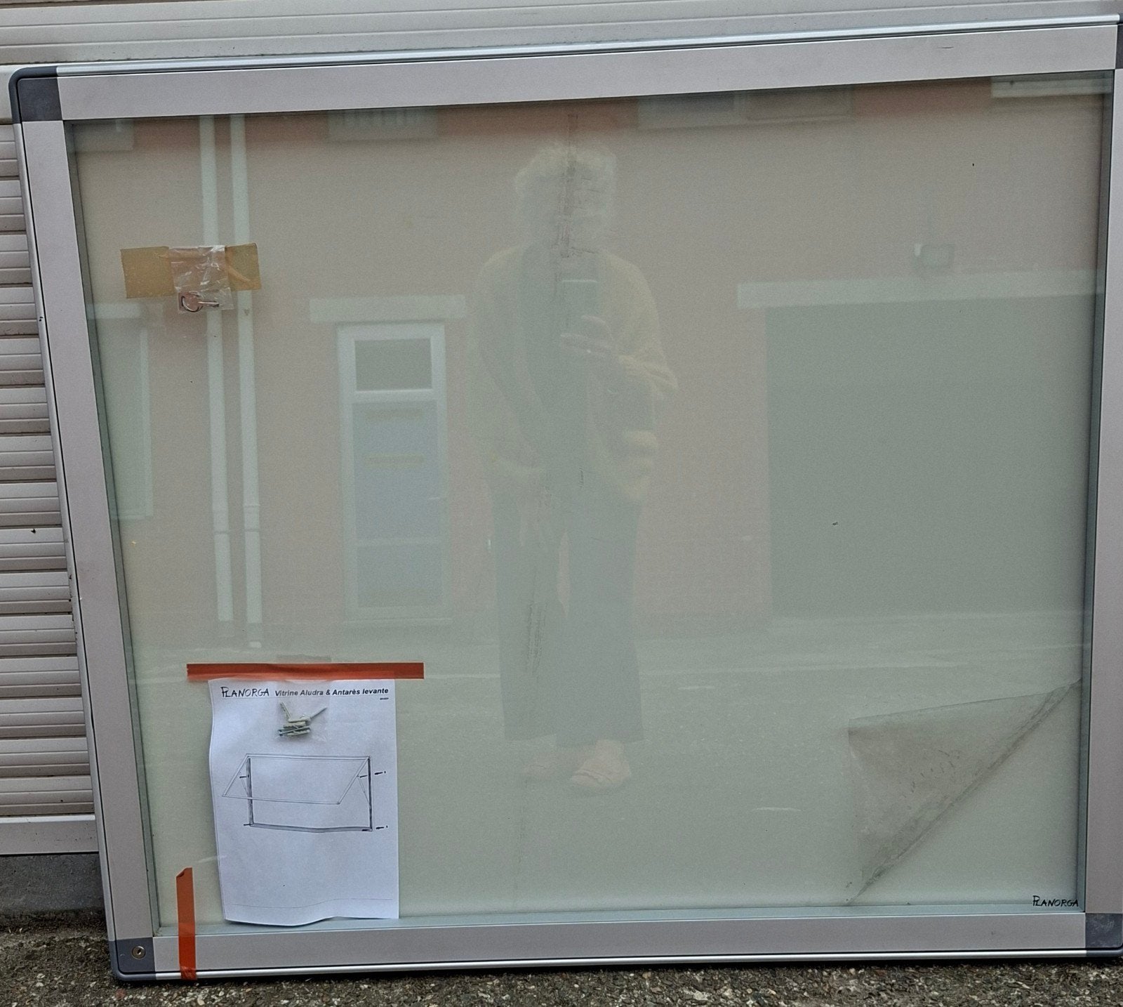 Informatiekast/vitrinekast, Doe-het-zelf en Bouw, Glas en Ramen, Ophalen