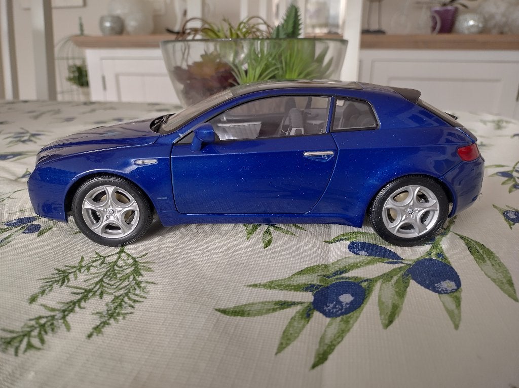 Alfa Romeo Brera. Numéro 1/18., Enlèvement ou Envoi, Comme neuf, Voiture, Norev