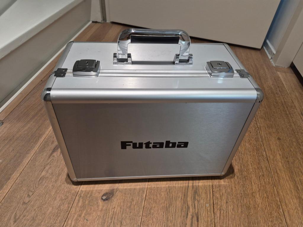 Futaba zender koffer, Hobby en Vrije tijd, Modelbouw | Radiografisch | Vliegtuigen, Ophalen of Verzenden