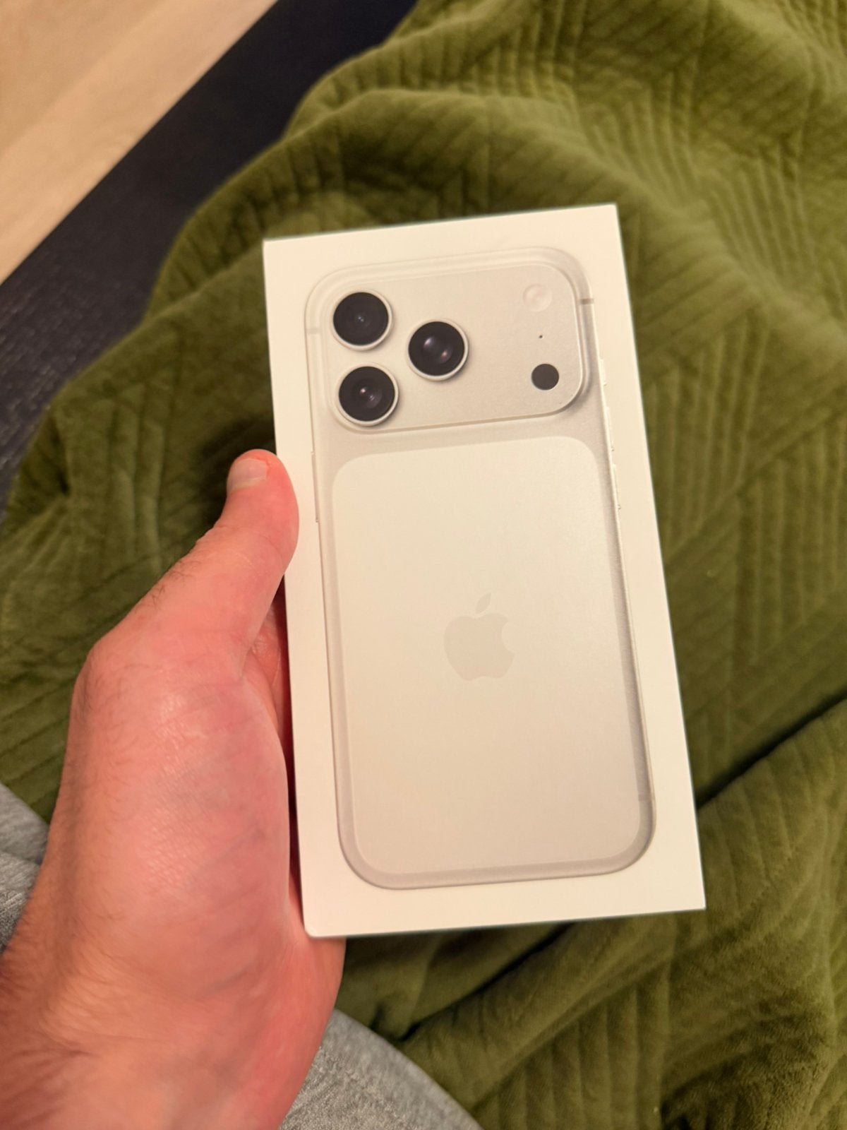 Iphone 17 pro pratiquement neuf qui n’as servis que un mois, Télécoms, Téléphonie mobile | Apple iPhone, Enlèvement, Comme neuf