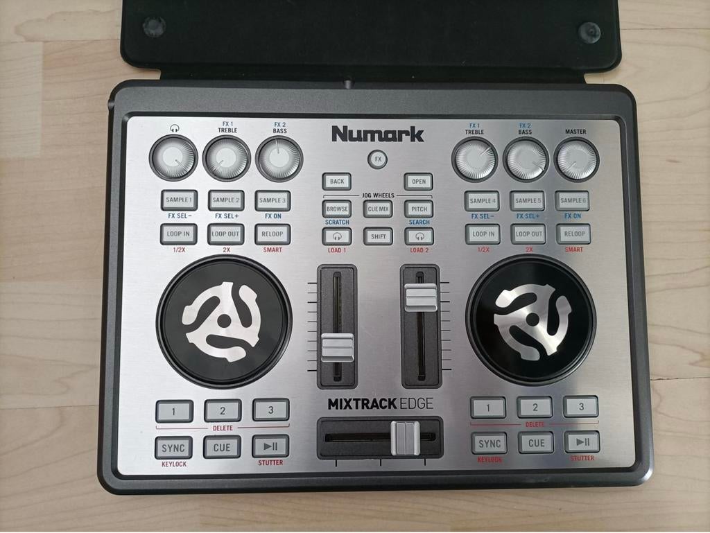 NUMARK muziekmixer, Ophalen of Verzenden, Zo goed als nieuw